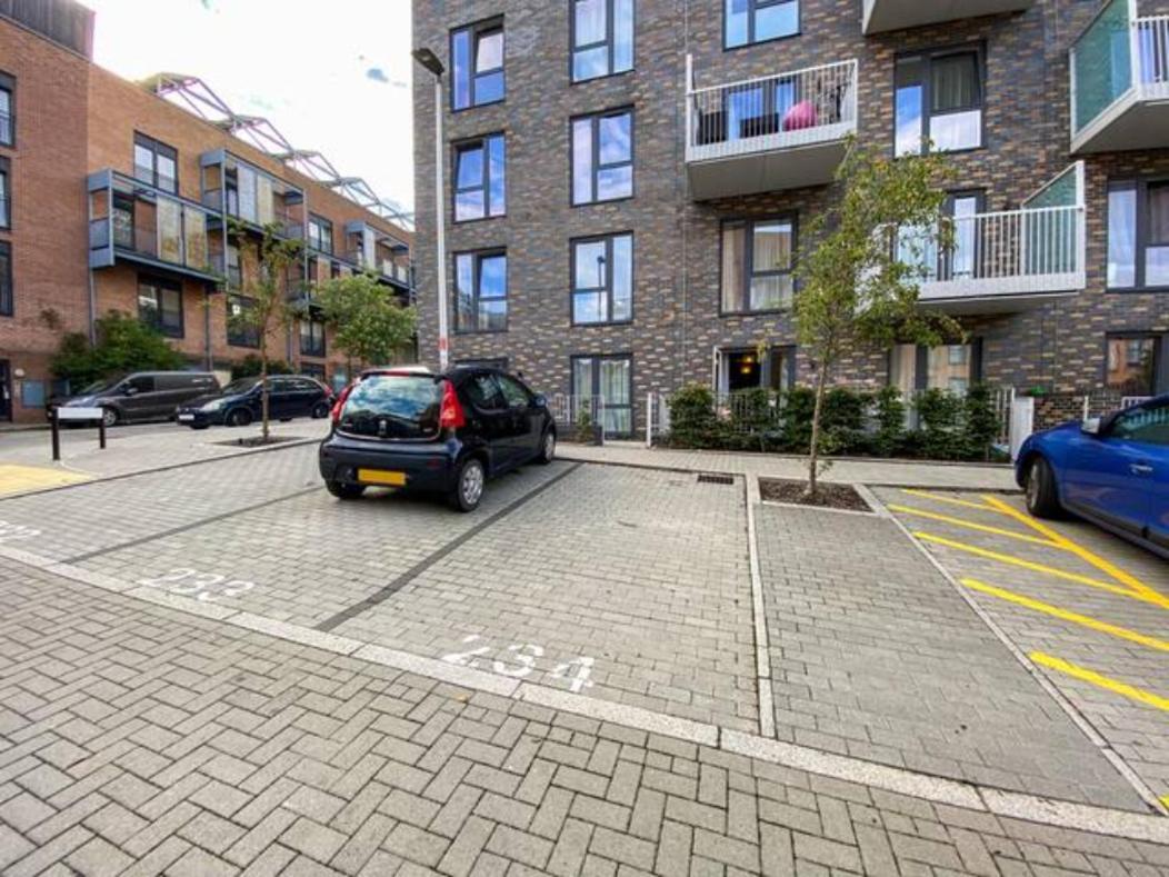 Luxury Campbell Park Apartments In Central Mk With Balcony, Free Parking & Smart Tv With Netflix By Yoko Property Milton Keynes Exterior foto